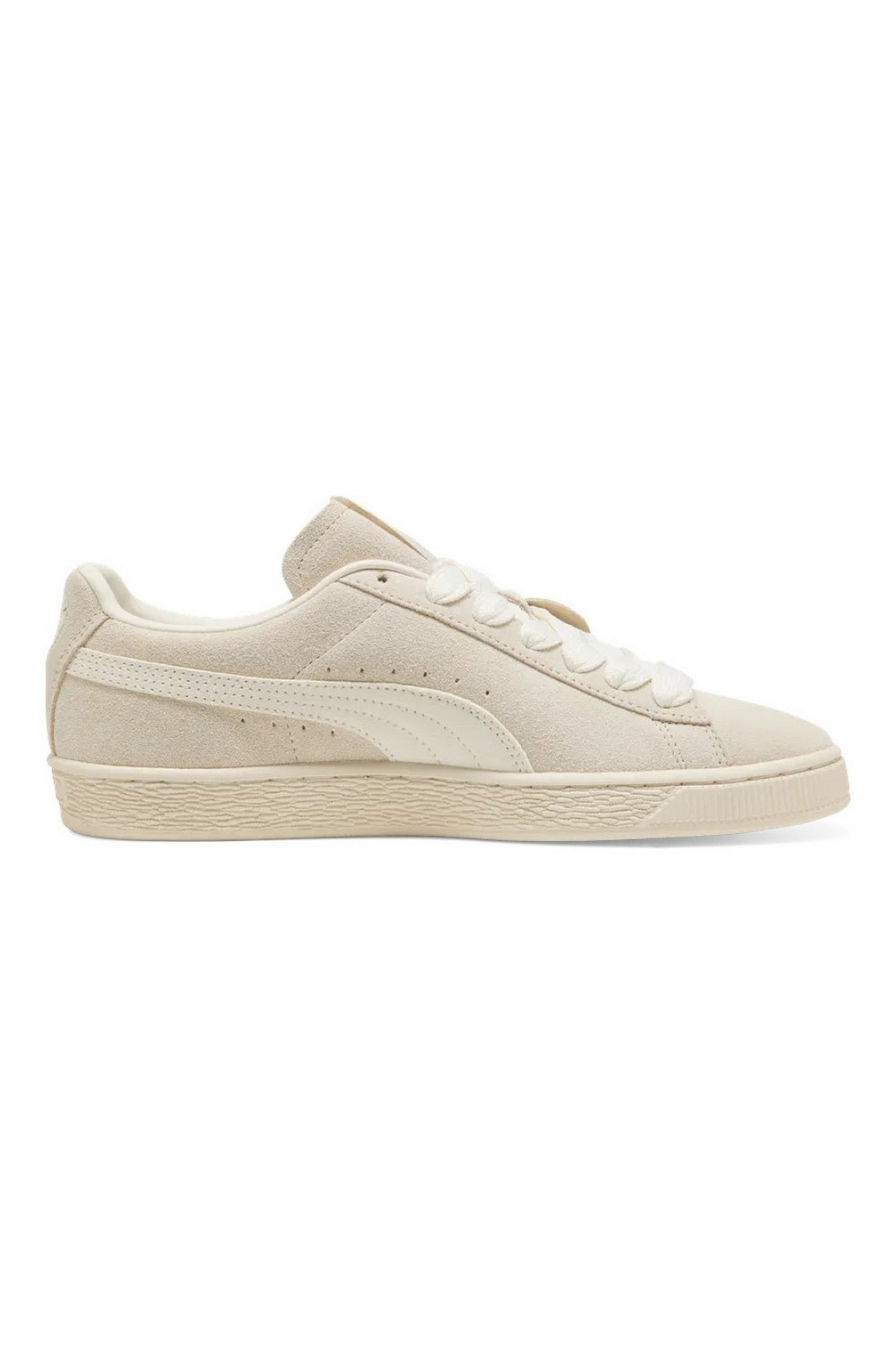 sneakers in suede