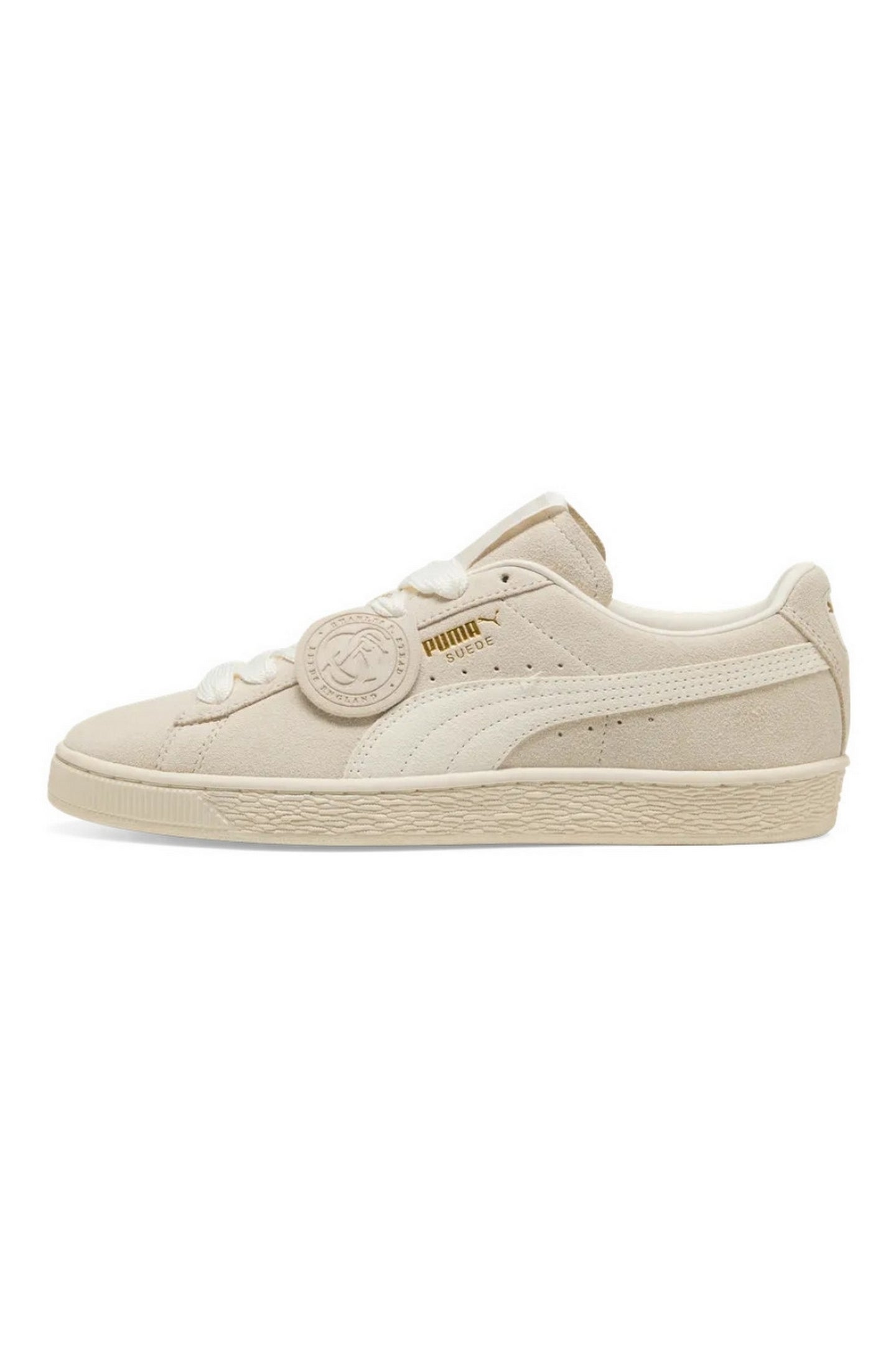 sneakers in suede