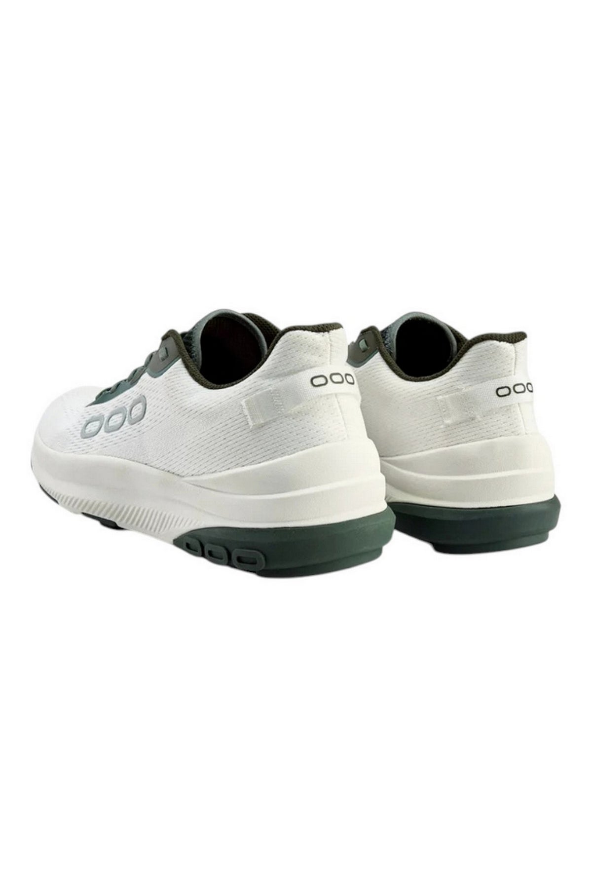sneakers fast walk