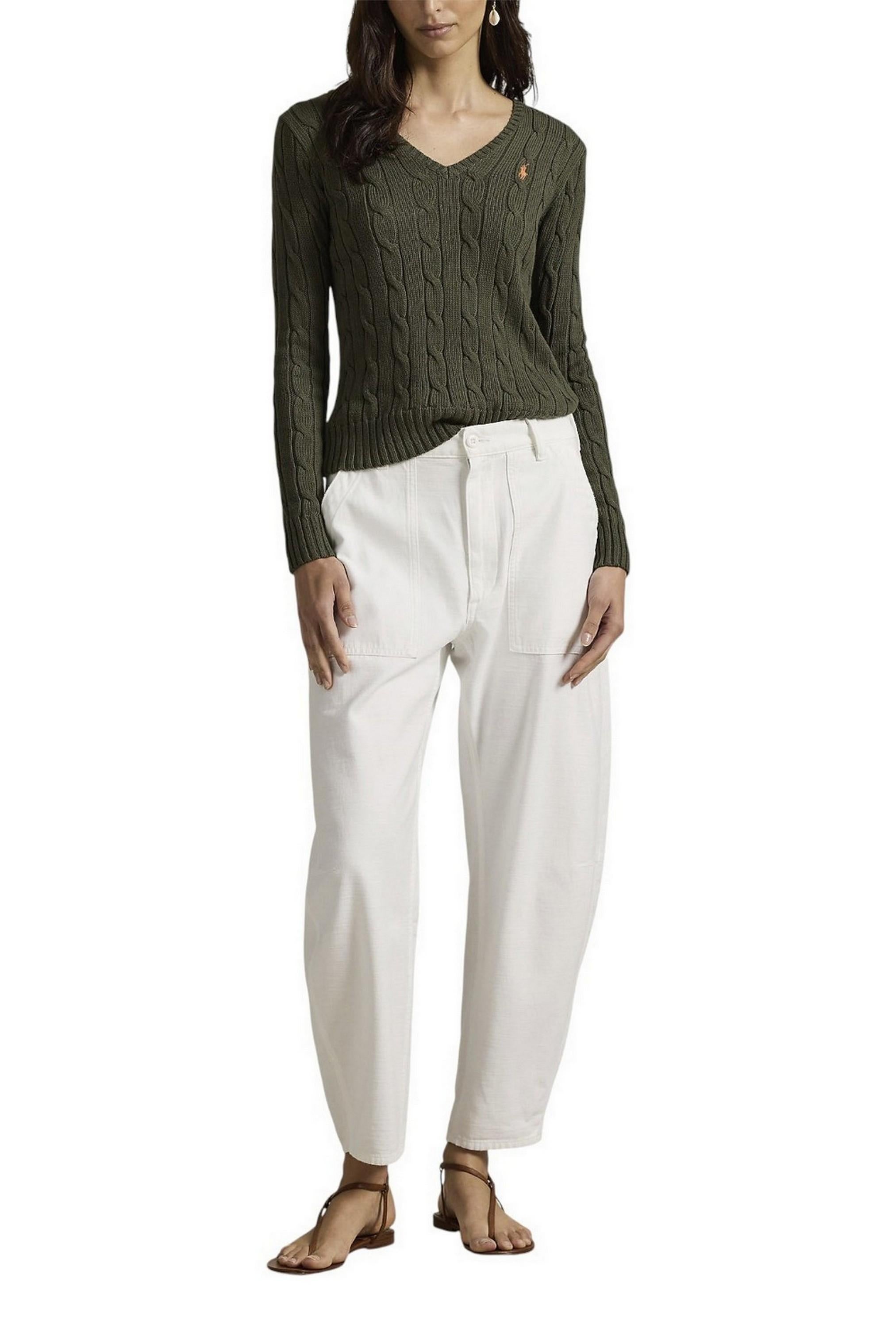 scollo a v donna a trecce militare