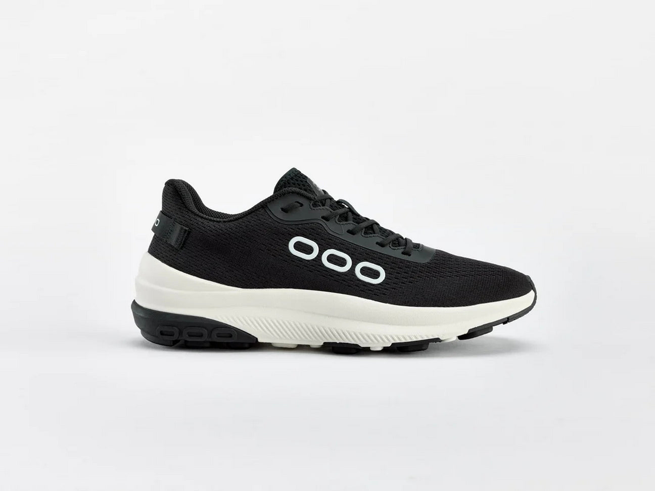 sneakers fast walk 