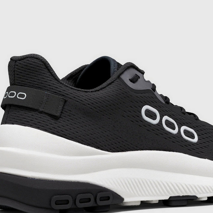sneakers fast walk 