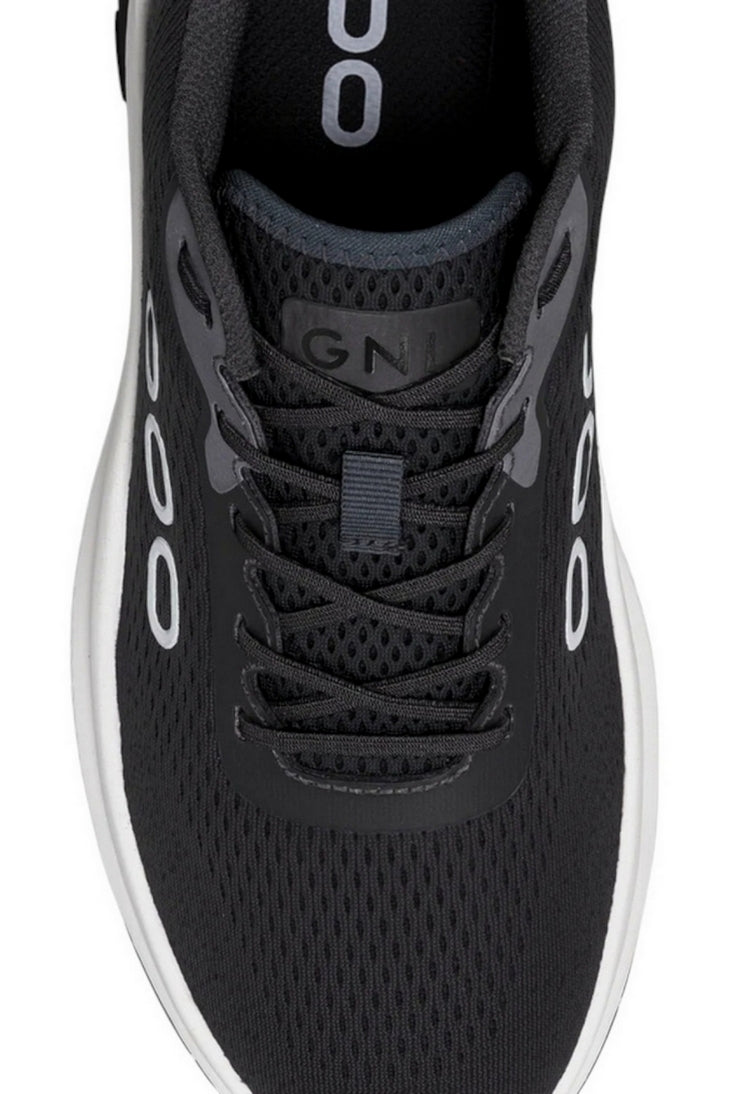sneakers fast walk 