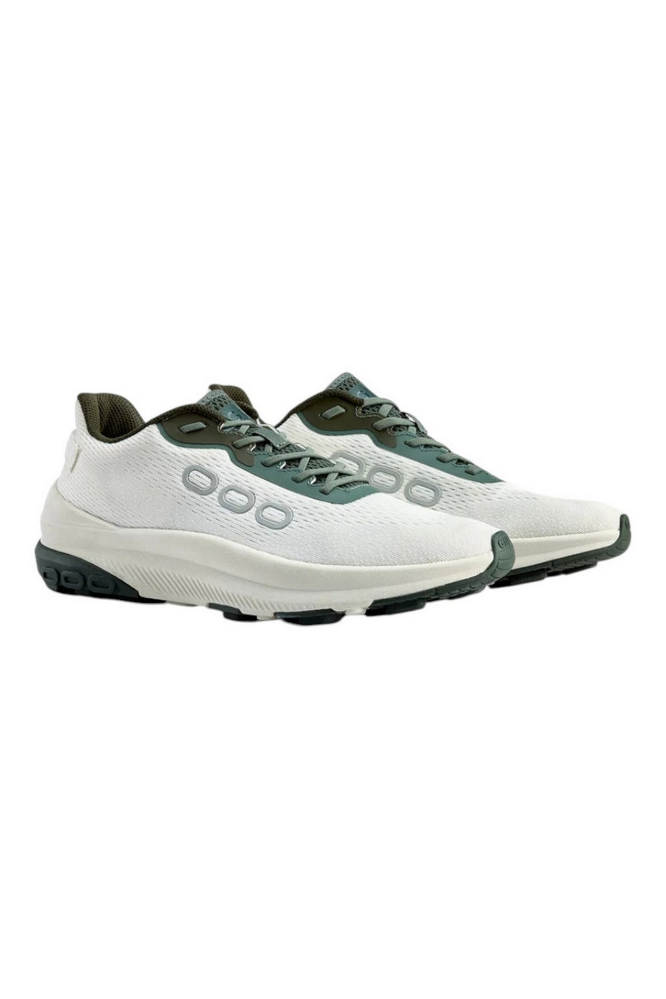 sneakers fast walk 