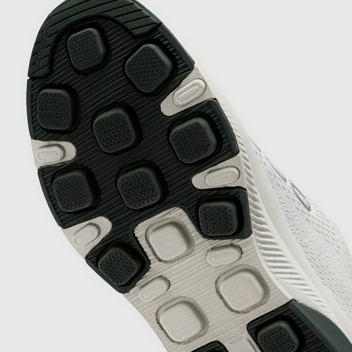 sneakers fast walk 