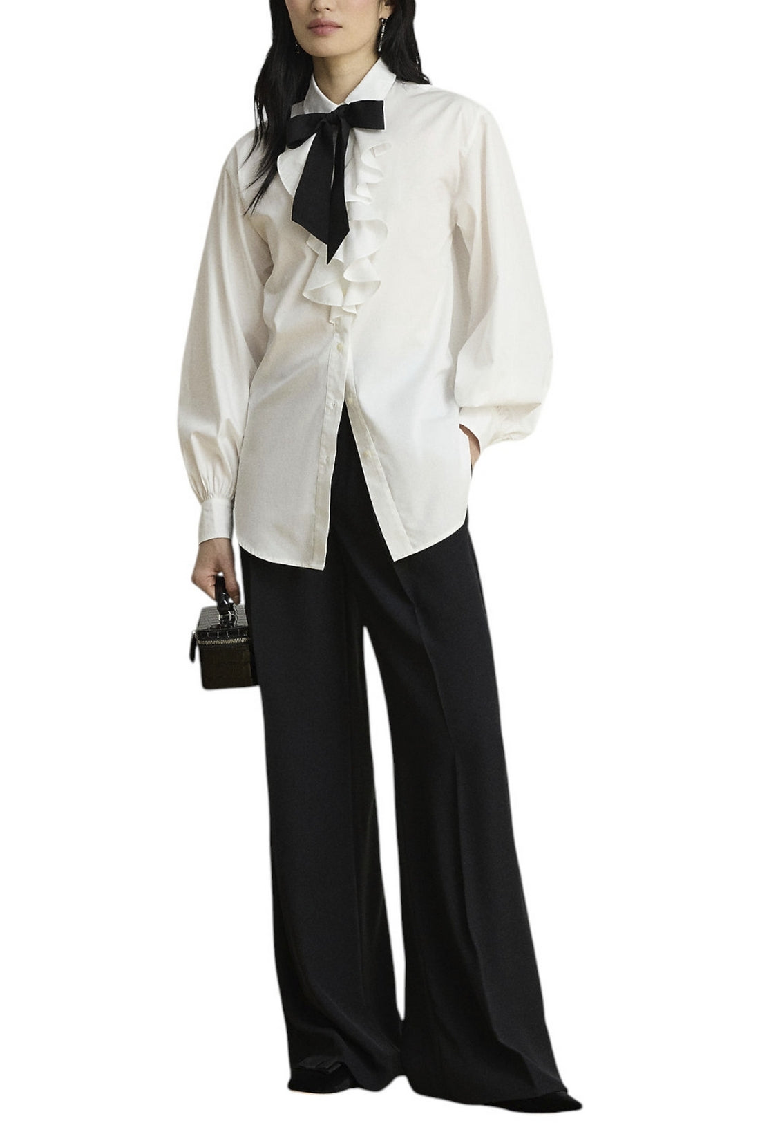 camicia con ruches e cravatta 